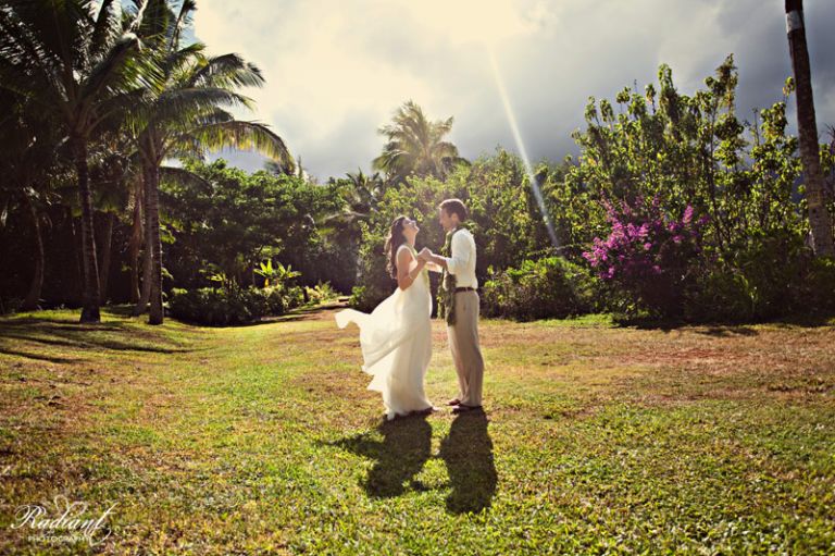 Oahu creative wedding photos